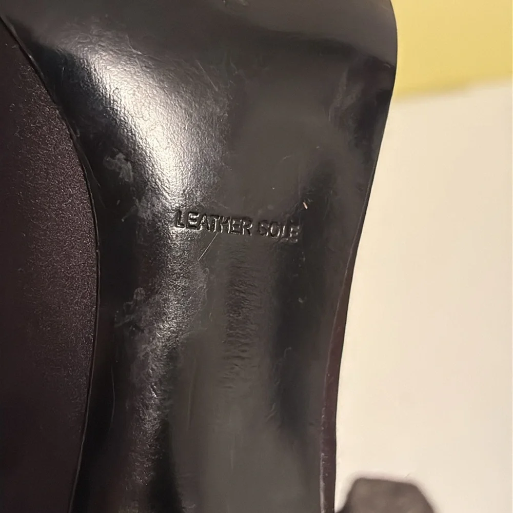 Tahari Sloan Black Satin Peep Toe Heels Size 9.5
